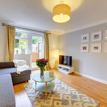 Modern 2 Bed House Sleeps 6 Southam Town Centre - Inspire Homes Ltd Extérieur photo